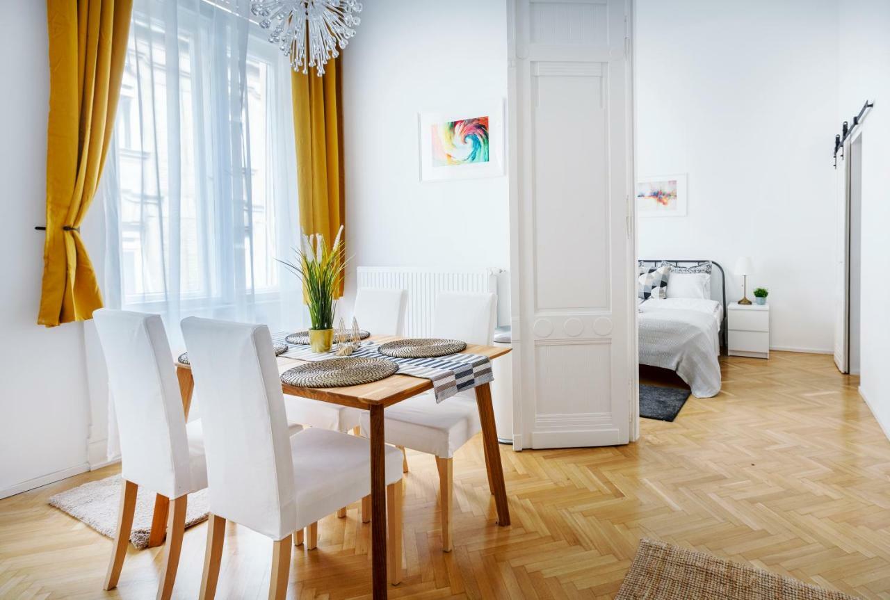 Exclusive Downtown Bella Home Budapest Exterior photo