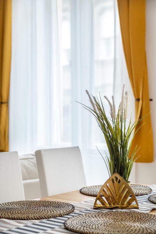 Exclusive Downtown Bella Home Budapest Exterior photo